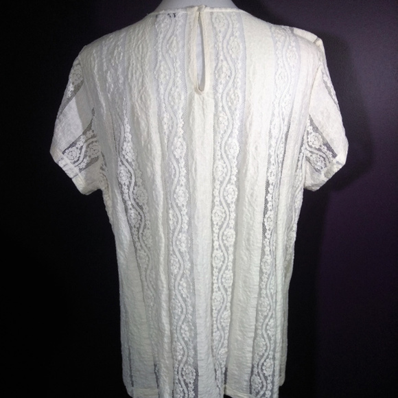 Vintage cabi Spring 2015 Lace Tee NWOT - Picture 3 of 8
